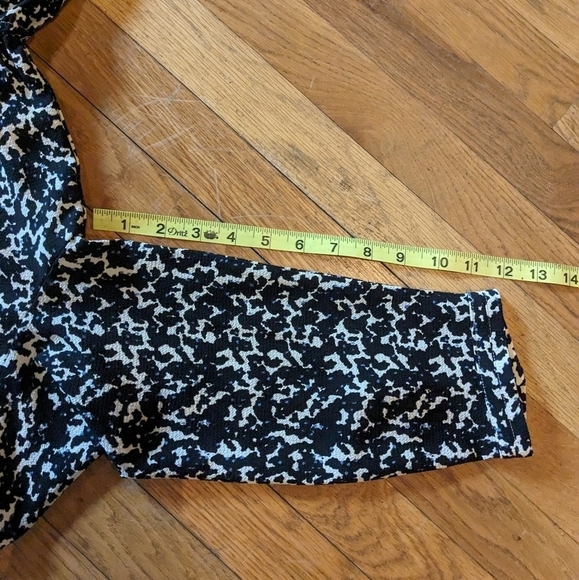 H&M Size 10 Abstract Long Sleeve Lined Dress w/ Buttons Up the Front - Picture 9 of 13